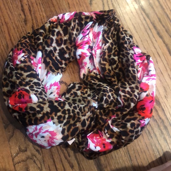 Victoria's Secret Other - NWT Victoria secret sarong/scarf/pareo